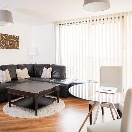 City Stay Apartments - Hub มิลตันคีนส์ ภายนอก รูปภาพ