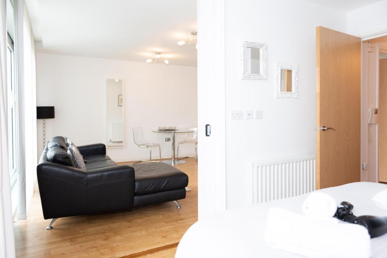 City Stay Apartments - Hub มิลตันคีนส์ ภายนอก รูปภาพ