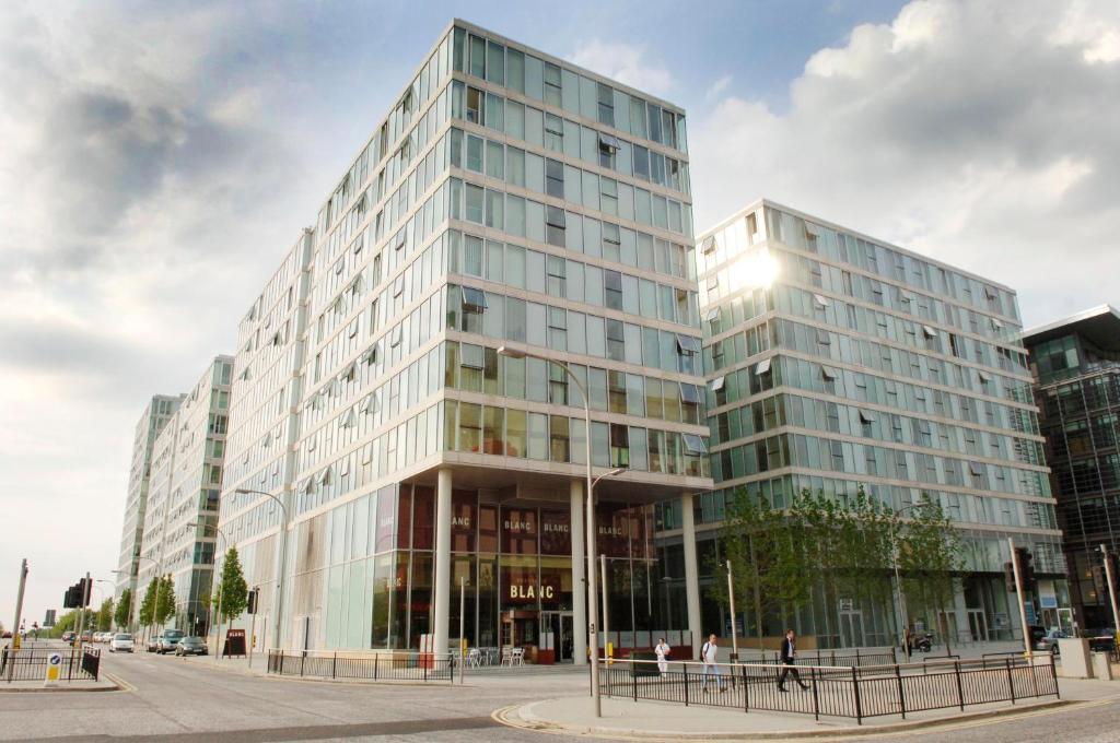 City Stay Apartments - Hub มิลตันคีนส์ ภายนอก รูปภาพ