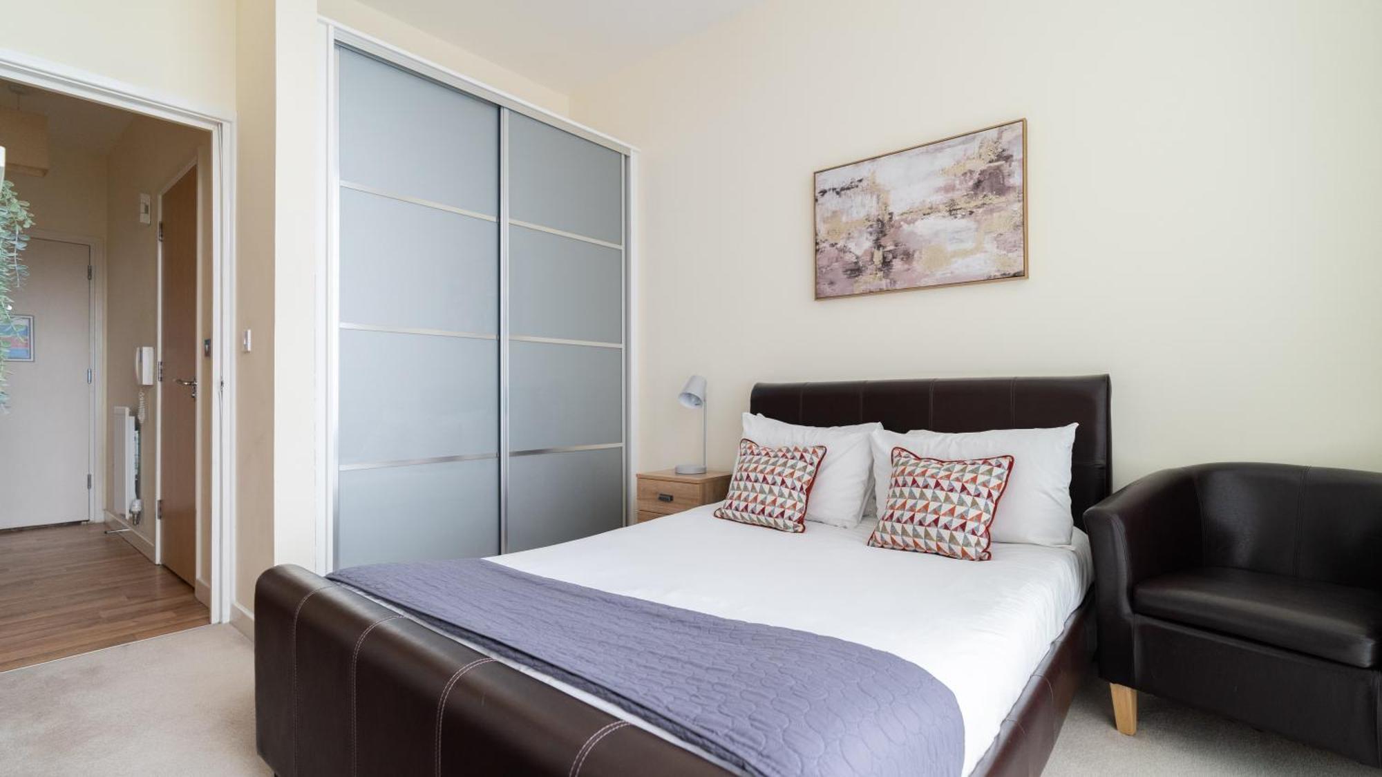 City Stay Apartments - Hub มิลตันคีนส์ ภายนอก รูปภาพ